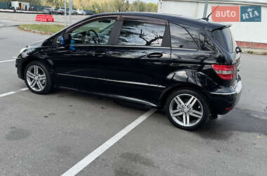 Хэтчбек Mercedes-Benz B-Class 2011 в 