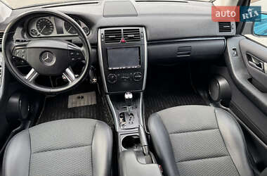 Хэтчбек Mercedes-Benz B-Class 2011 в 