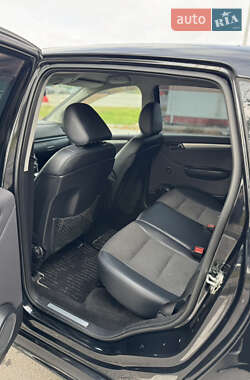 Хэтчбек Mercedes-Benz B-Class 2011 в 
