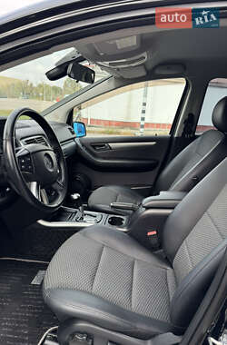 Хэтчбек Mercedes-Benz B-Class 2011 в 