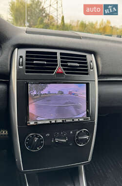 Хэтчбек Mercedes-Benz B-Class 2011 в 