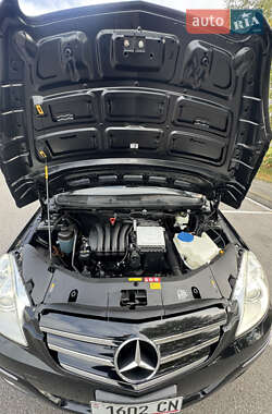 Хэтчбек Mercedes-Benz B-Class 2011 в 