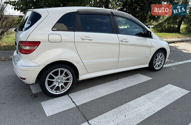 Хетчбек Mercedes-Benz B-Class 2010 в 