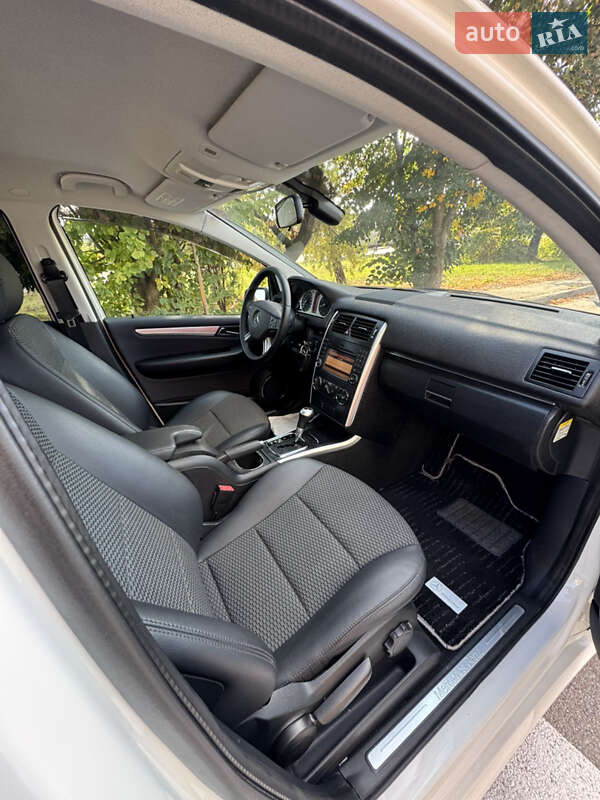 Хэтчбек Mercedes-Benz B-Class 2010 в Киеве