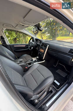 Хетчбек Mercedes-Benz B-Class 2010 в 