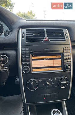 Хетчбек Mercedes-Benz B-Class 2010 в 