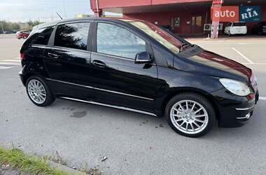 Хэтчбек Mercedes-Benz B-Class 2010 в 