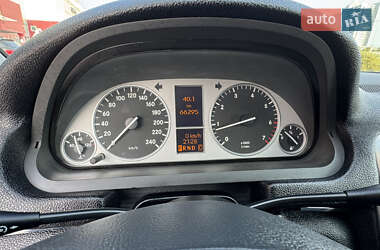 Хэтчбек Mercedes-Benz B-Class 2010 в 