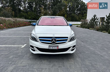 Хэтчбек Mercedes-Benz B-Class 2015 в 