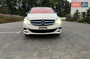 Хэтчбек Mercedes-Benz B-Class 2015 в 