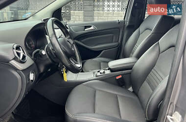 Хэтчбек Mercedes-Benz B-Class 2015 в 