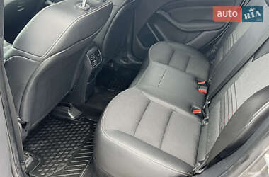 Хэтчбек Mercedes-Benz B-Class 2015 в 