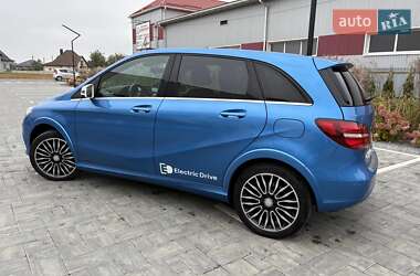 Хэтчбек Mercedes-Benz B-Class 2015 в 