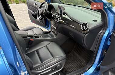 Хэтчбек Mercedes-Benz B-Class 2015 в 