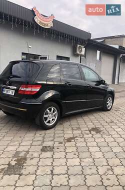 Хэтчбек Mercedes-Benz B-Class 2005 в 