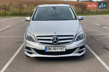 Хэтчбек Mercedes-Benz B-Class 2017 в 