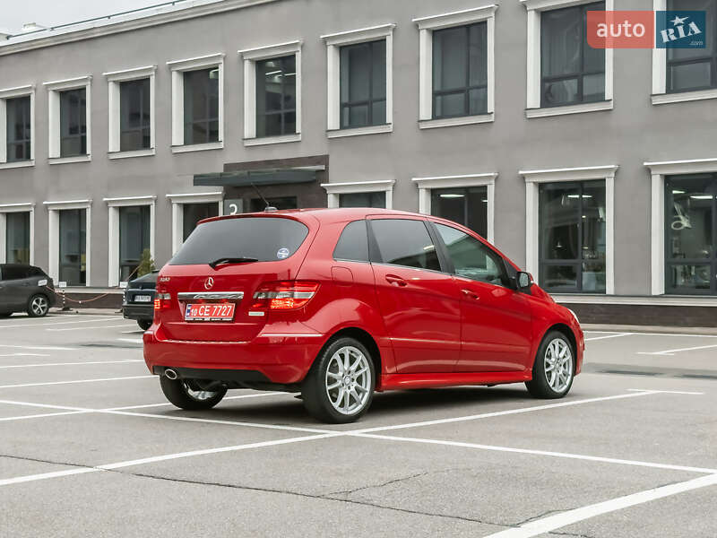 Хетчбек Mercedes-Benz B-Class 2010 в Києві фото 10 Хетчбек Mercedes-Benz B-Class 2010 в Києві