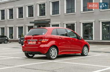 Хэтчбек Mercedes-Benz B-Class 2010 в 