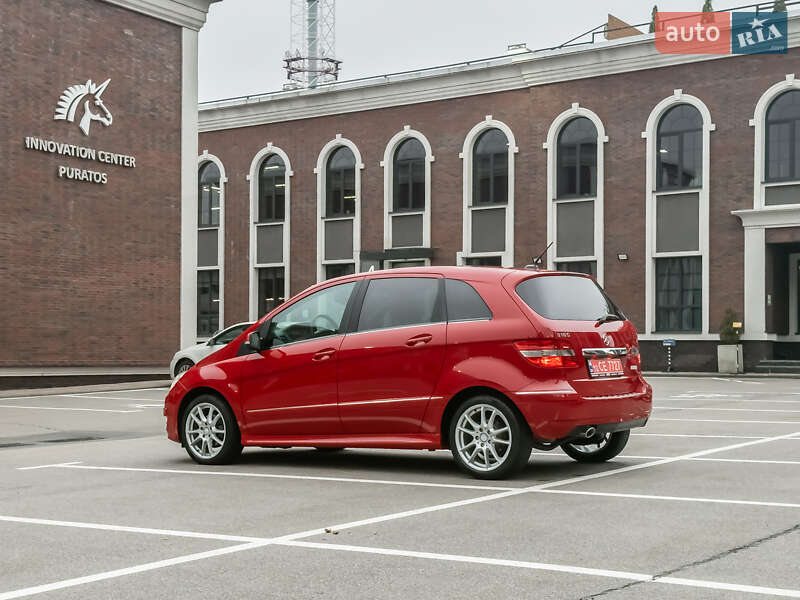 Хетчбек Mercedes-Benz B-Class 2010 в Києві фото 14 Хетчбек Mercedes-Benz B-Class 2010 в Києві