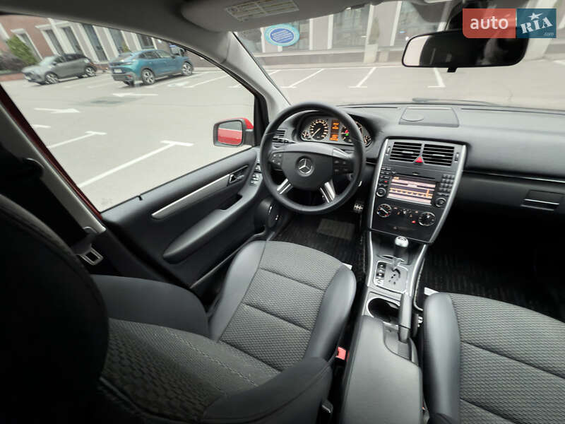 Хетчбек Mercedes-Benz B-Class 2010 в Києві фото 25 Хетчбек Mercedes-Benz B-Class 2010 в Києві