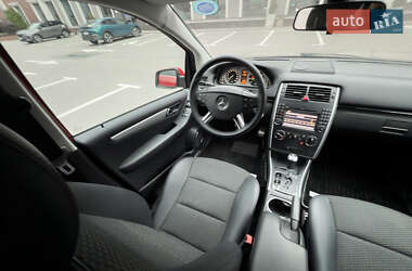 Хэтчбек Mercedes-Benz B-Class 2010 в 