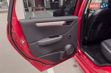 Хэтчбек Mercedes-Benz B-Class 2010 в 