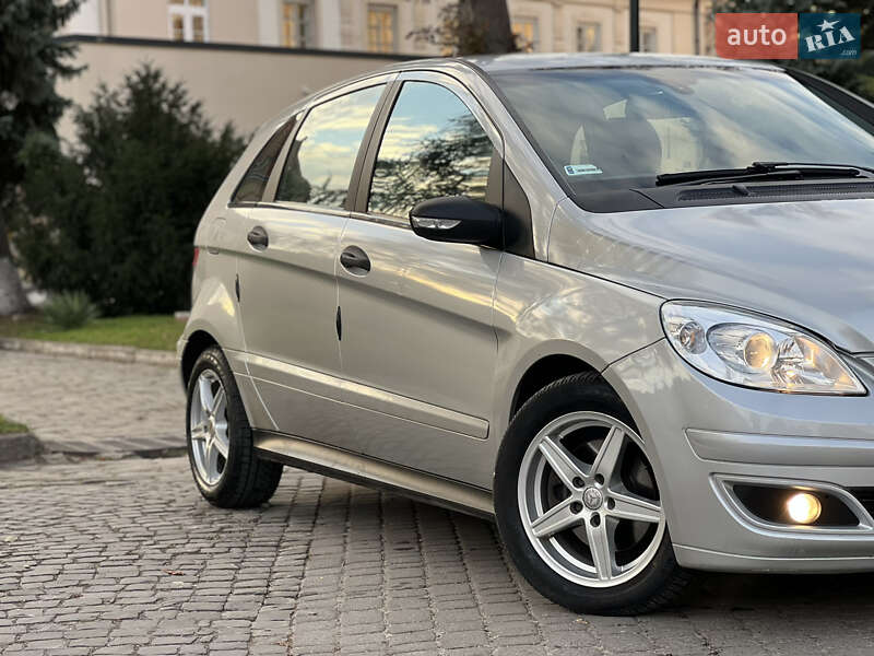 Хэтчбек Mercedes-Benz B-Class 2006 в Жовкве