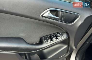 Хетчбек Mercedes-Benz B-Class 2015 в 
