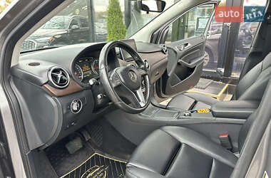 Хэтчбек Mercedes-Benz B-Class 2016 в 