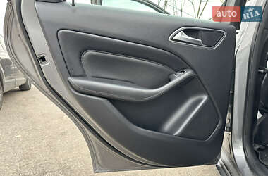 Хэтчбек Mercedes-Benz B-Class 2016 в 
