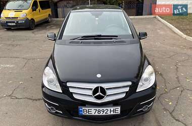 Хэтчбек Mercedes-Benz B-Class 2010 в 