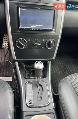 Хэтчбек Mercedes-Benz B-Class 2010 в 
