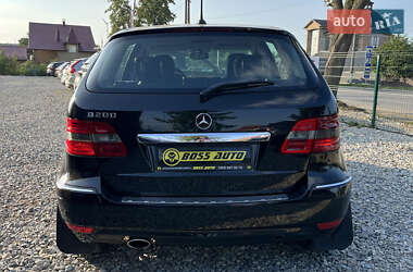 Хэтчбек Mercedes-Benz B-Class 2009 в 