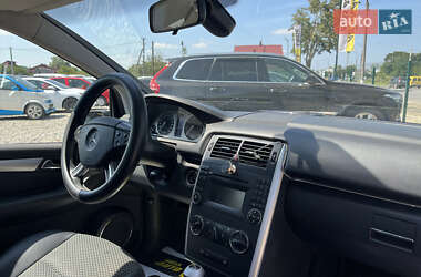 Хэтчбек Mercedes-Benz B-Class 2009 в 