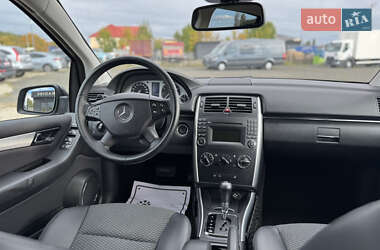 Хэтчбек Mercedes-Benz B-Class 2010 в 