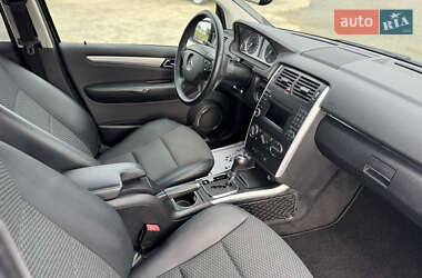 Хэтчбек Mercedes-Benz B-Class 2010 в 