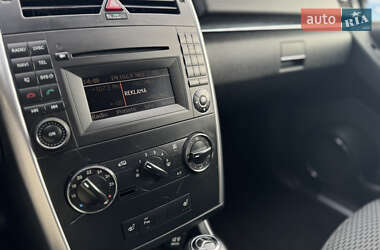 Хэтчбек Mercedes-Benz B-Class 2010 в 