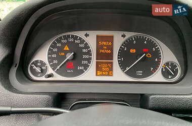 Хэтчбек Mercedes-Benz B-Class 2010 в 