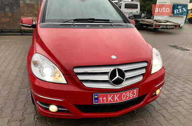 Хэтчбек Mercedes-Benz B-Class 2010 в 