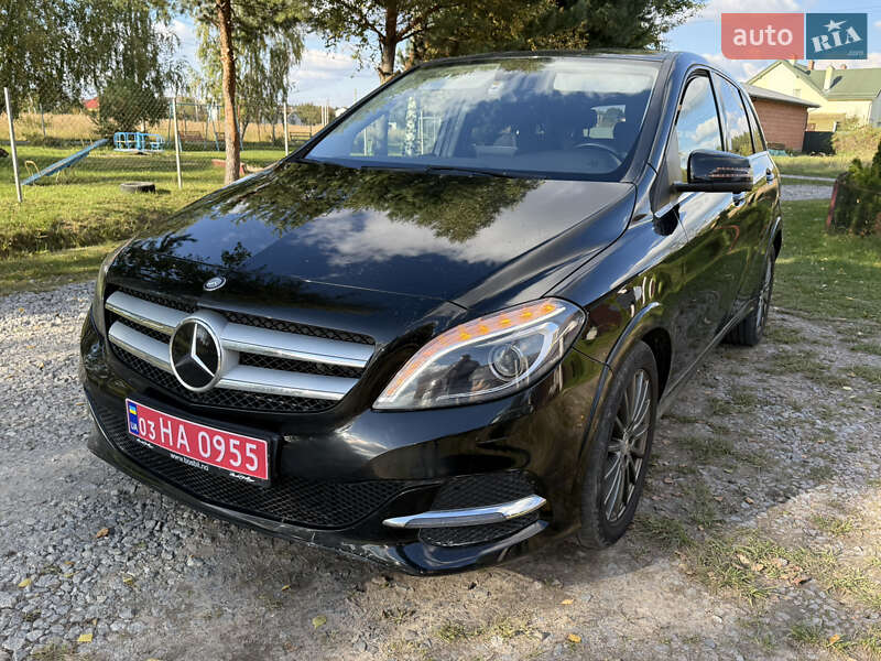 Хэтчбек Mercedes-Benz B-Class 2015 в 