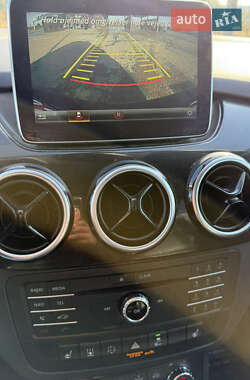 Хэтчбек Mercedes-Benz B-Class 2015 в 