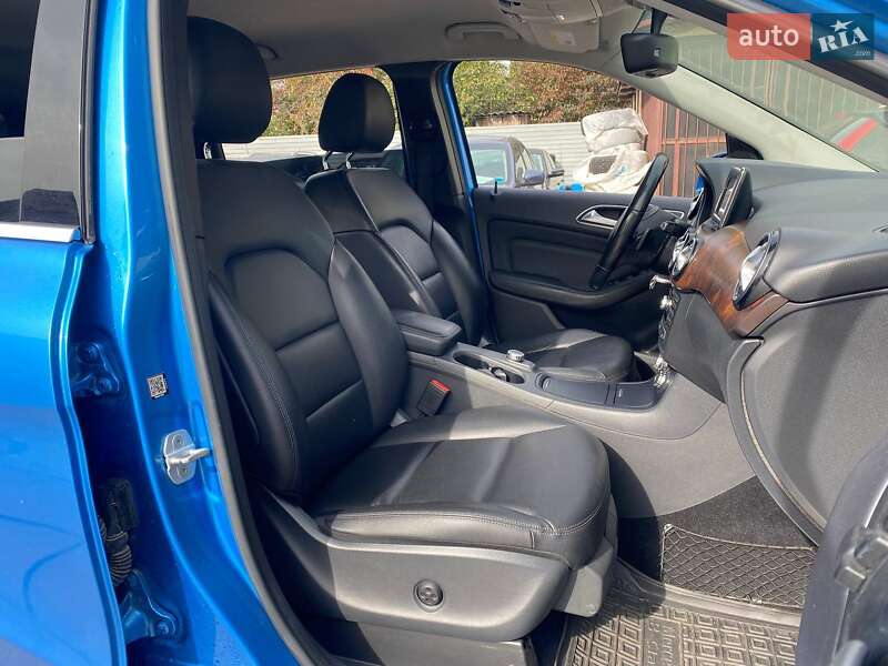 Хэтчбек Mercedes-Benz B-Class 2014 в Киеве