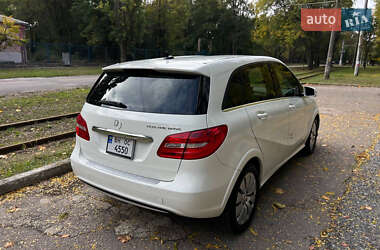 Хэтчбек Mercedes-Benz B-Class 2014 в 