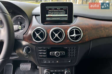 Хэтчбек Mercedes-Benz B-Class 2014 в 