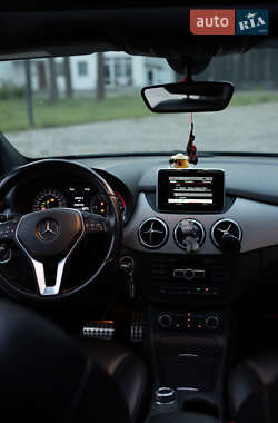 Хэтчбек Mercedes-Benz B-Class 2013 в 