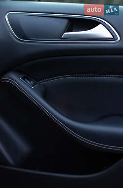 Хэтчбек Mercedes-Benz B-Class 2013 в 