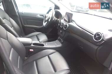 Хэтчбек Mercedes-Benz B-Class 2017 в 