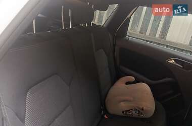 Хэтчбек Mercedes-Benz B-Class 2015 в 