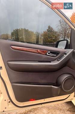Хэтчбек Mercedes-Benz B-Class 2010 в 