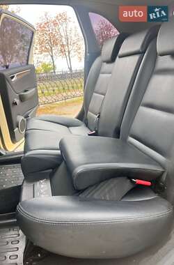 Хэтчбек Mercedes-Benz B-Class 2010 в 